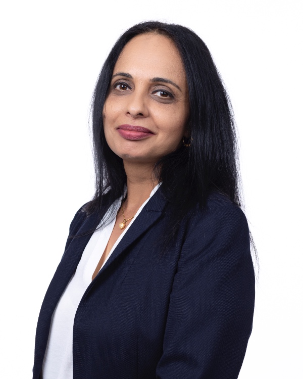 Harjinder Kaur Headshot